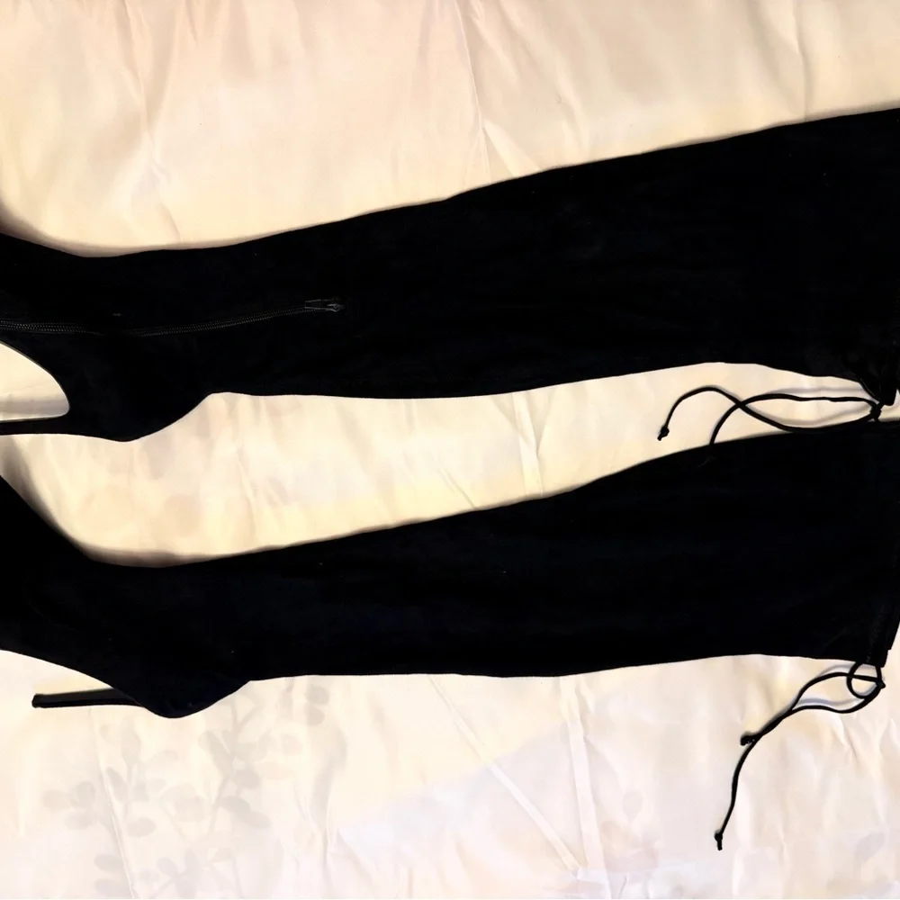 Black Over-the-Knee Heeled Boots (Size 8) Forever 21 winter boots suede